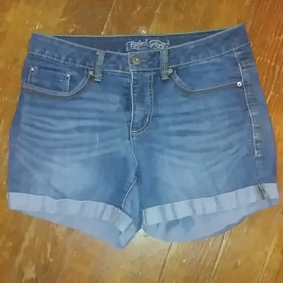 Jean shorts - Picture 1 of 1